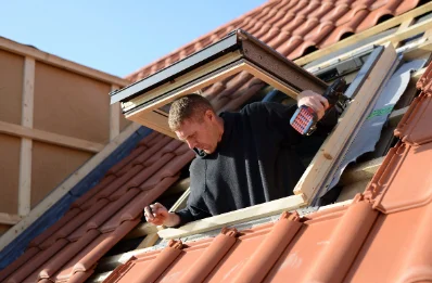 Pose de fenêtres de toit Velux à Peyrouse